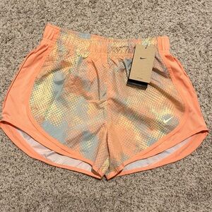 Nike Women's Tempo Multicolored Athletic Running Shorts, Peach Multi